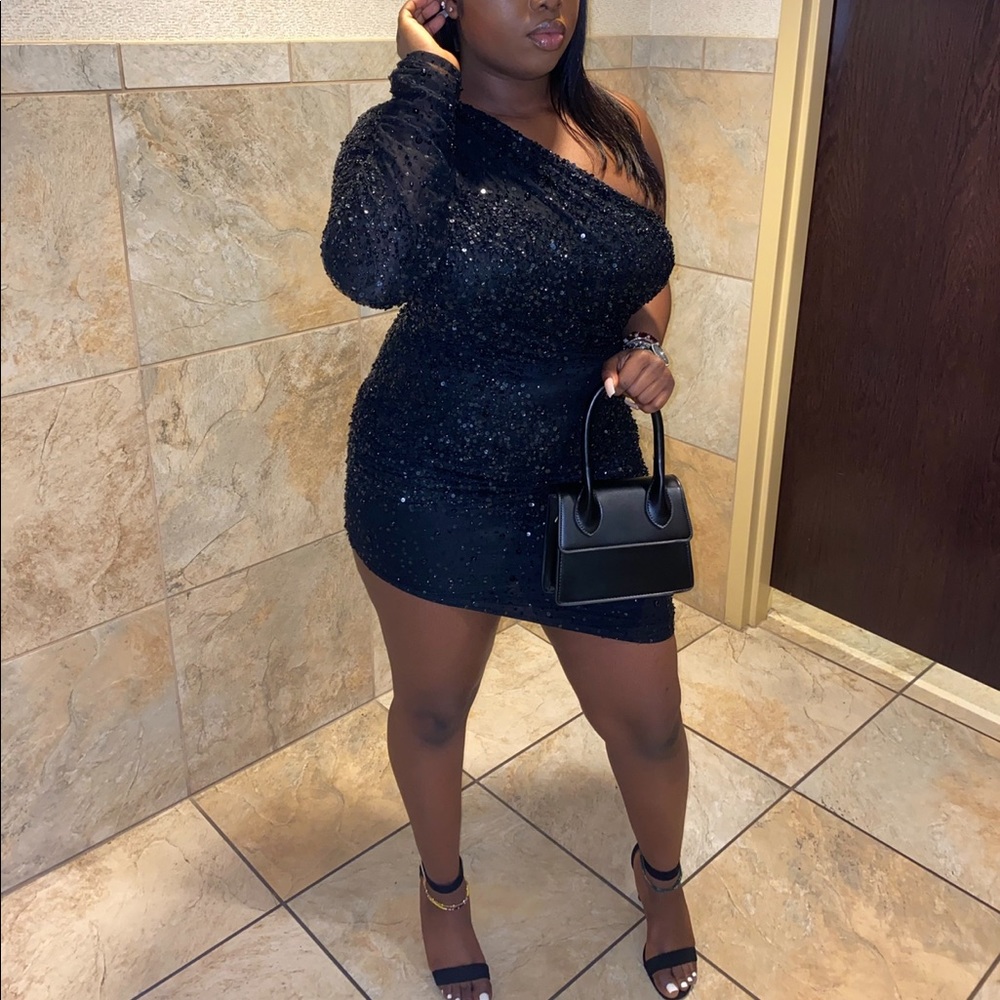 Black One Shoulder Sequin Dress